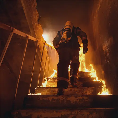 pompier partant au feu
